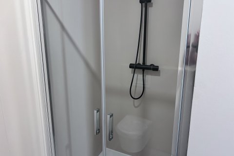 Hus till salu i Llagostera, Girona, Spanien 4 rum, 168 kvm. Nr. 143862 - foto 18