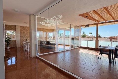 Villa till salu i Playa Paraiso, Tenerife, Spanien 4 sovrum, 220 kvm. Nr. 161762 - foto 13