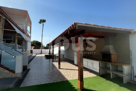 Villa till salu i Playa Paraiso, Tenerife, Spanien 4 sovrum, 220 kvm. Nr. 161762 - foto 7