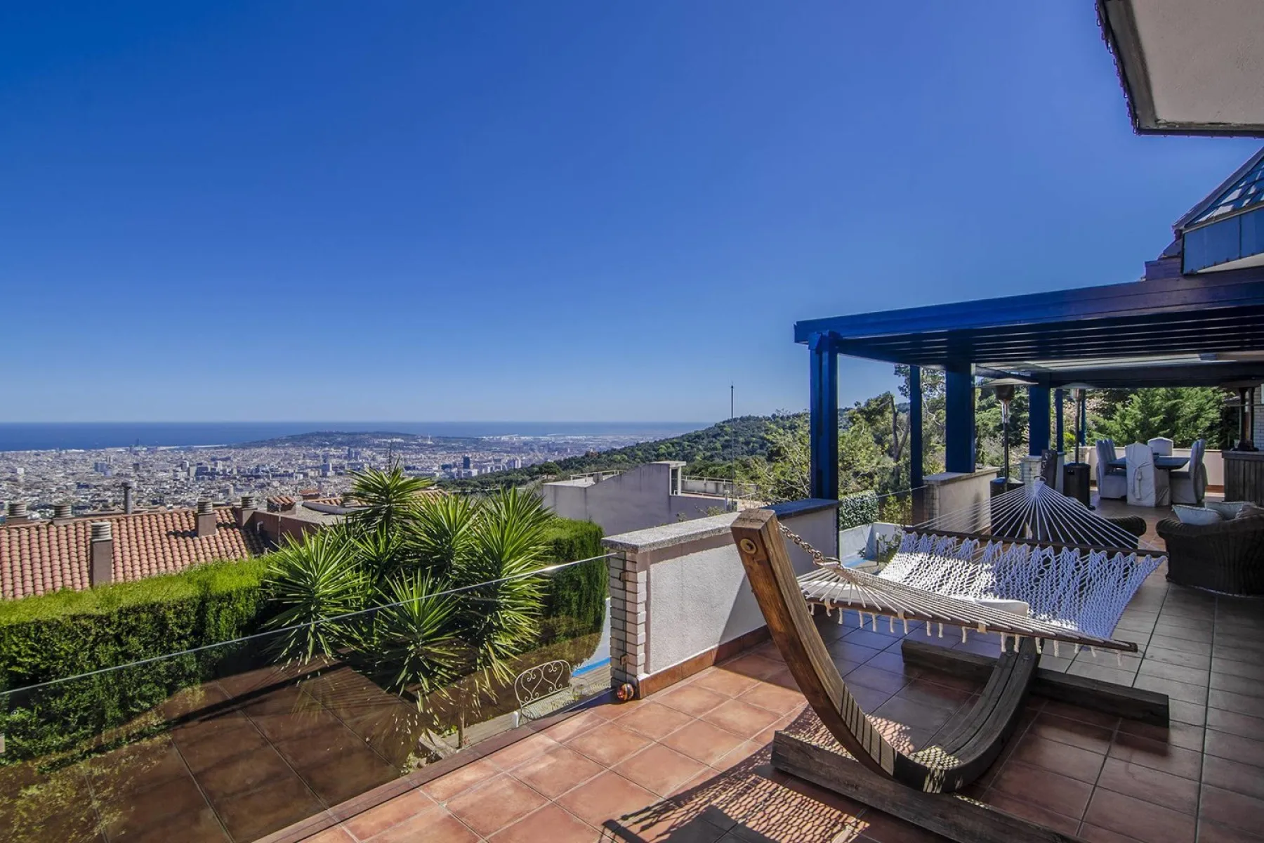 House in Barcelona, Spain 7 bedrooms, 1000 sq.m. No. 141105
