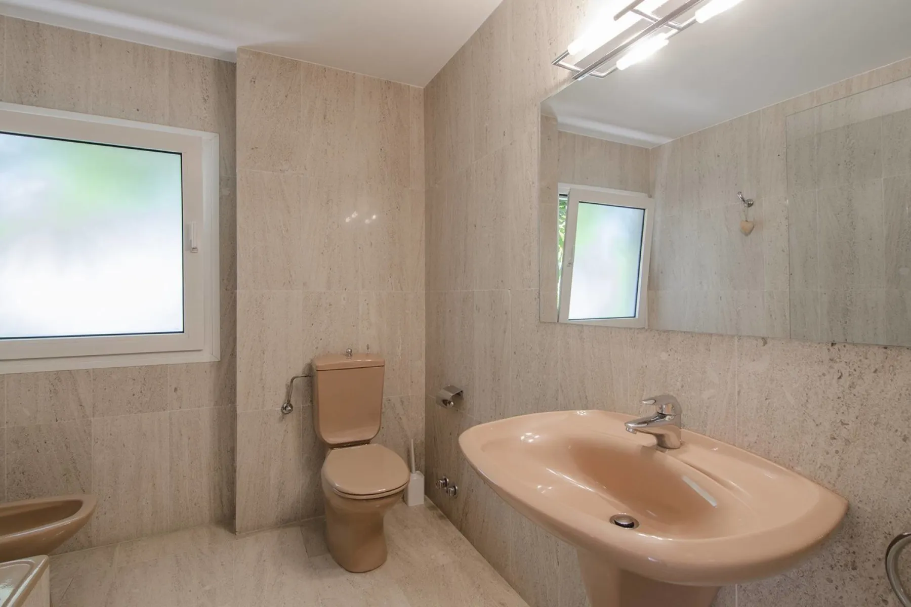 House in Barcelona, Spain 7 bedrooms, 1000 sq.m. No. 141105