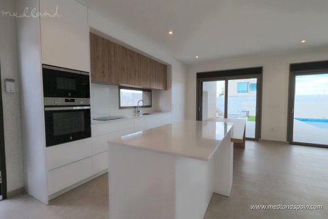 Villa en venta en La Romana, Alicante, España 3 dormitorios, 141 m2 No. 140201 - foto 4