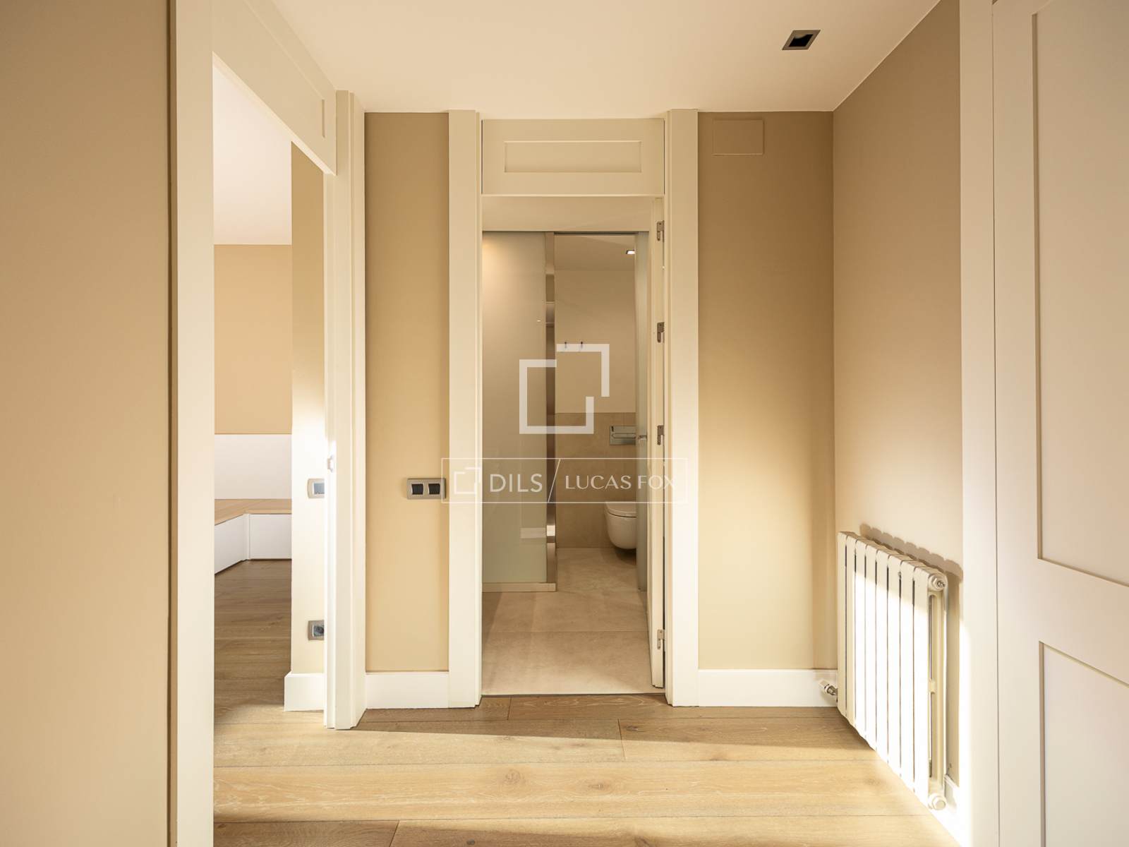 Apartment in Barcelona, Spain 5 bedrooms, 340 sq.m. No. 192601