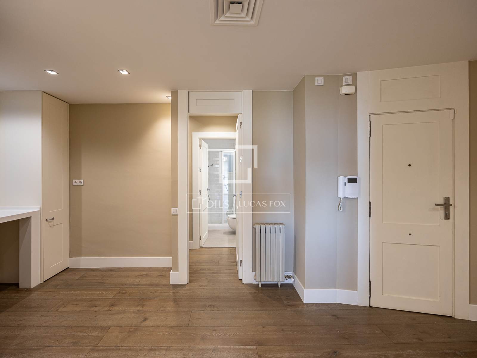 Apartment in Barcelona, Spain 5 bedrooms, 340 sq.m. No. 192601