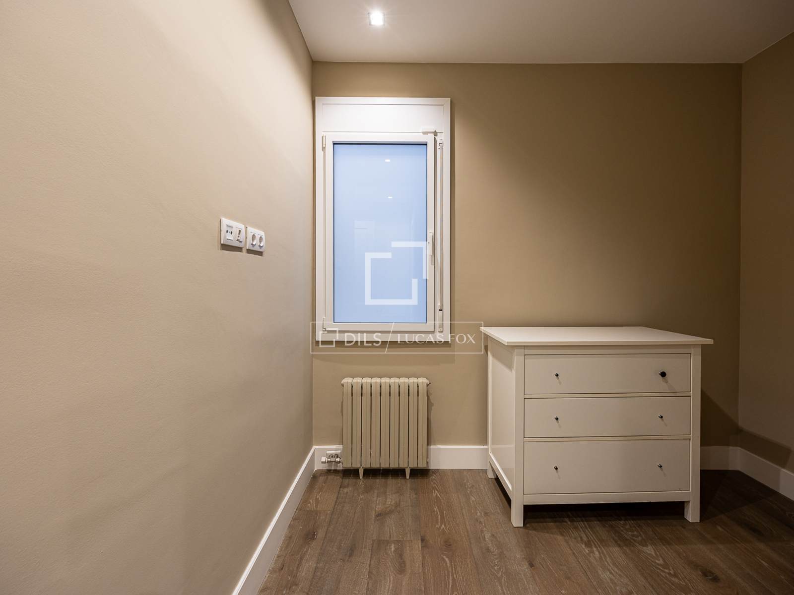 Apartment in Barcelona, Spain 5 bedrooms, 340 sq.m. No. 192601