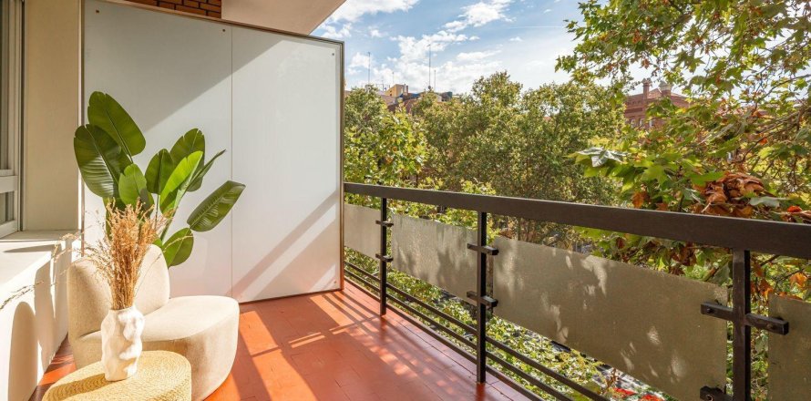 Apartamento en Madrid, España 2 dormitorios, 115 m2 No. 141386