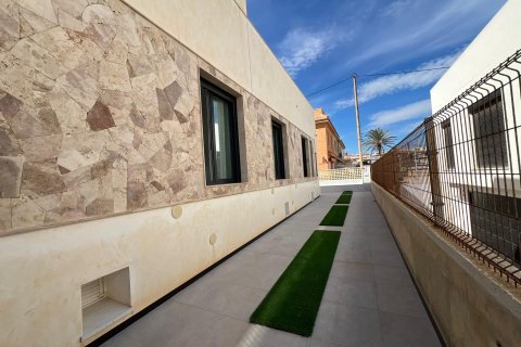 Villa till salu i La Mata, Alicante, Spanien 5 sovrum, 94 kvm. Nr. 141383 - foto 28