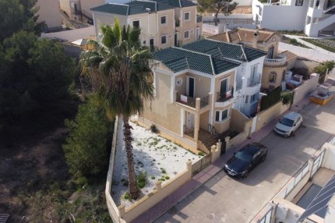 Villa for sale Alicante, Spain 3 bedrooms, 181 sq.m. No. 115053 - photo 2