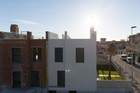Bungalow till salu i Pilar de la Horadada, Alicante, Spanien 3 sovrum, 83 kvm. Nr. 171324 - foto 4