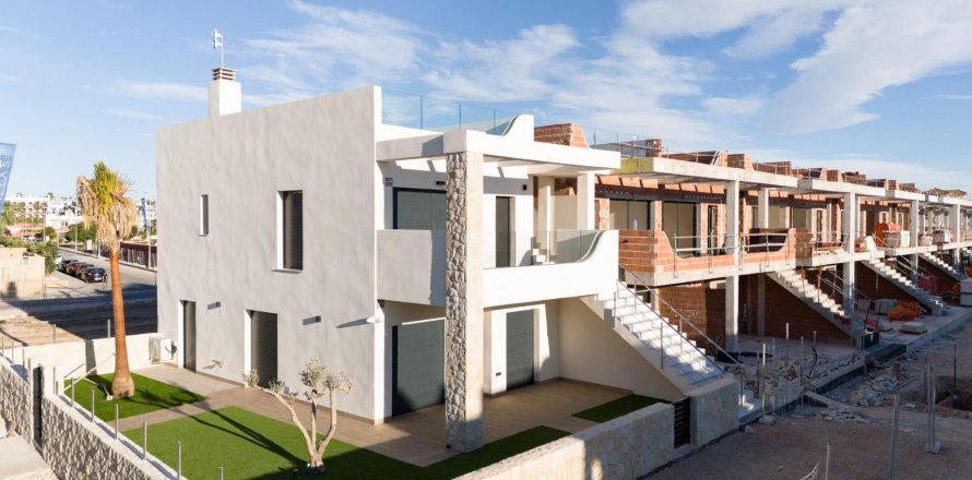 Bungalow i Pilar de la Horadada, Alicante, Spanien 3 sovrum, 83 kvm. Nr. 171324