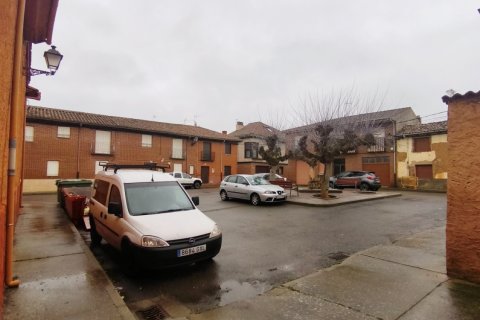 Commercial property for sale in Mansilla de las Mulas, Leon, Spain 232 sq.m. No. 185243 - photo 9