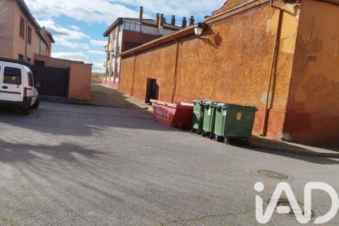 Commercial property for sale in Mansilla de las Mulas, Leon, Spain 232 sq.m. No. 185243 - photo 19