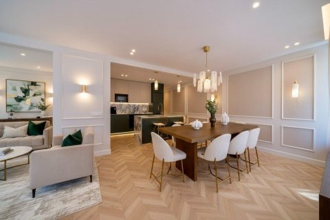 Apartment for sale in Madrid, Spain 2 bedrooms, 100 sq.m. No. 165581 - photo 12