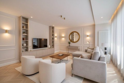 Apartment for sale in Madrid, Spain 2 bedrooms, 97 sq.m. No. 165586 - photo 10