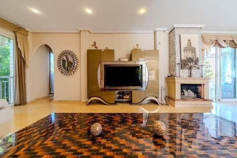 Villa à vendre à Torrevieja, Alicante, Espagne, 5 chambres, 438 m2 No. 165584 - photo 8