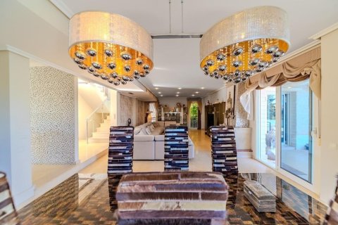 Villa à vendre à Torrevieja, Alicante, Espagne, 5 chambres, 438 m2 No. 165584 - photo 12