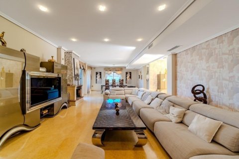 Villa à vendre à Torrevieja, Alicante, Espagne, 5 chambres, 438 m2 No. 165584 - photo 3