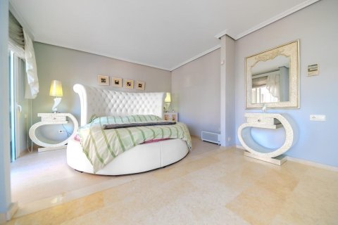 Villa à vendre à Torrevieja, Alicante, Espagne, 5 chambres, 438 m2 No. 165584 - photo 15