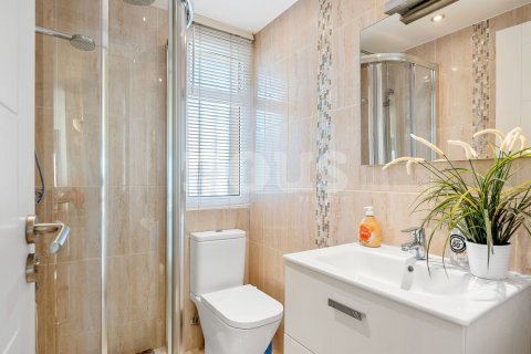 Huoneisto myytävänä Adeje, Tenerife, Espanja, 3 makuuhuonetta, 88 m2 No. 141397 - kuva 9