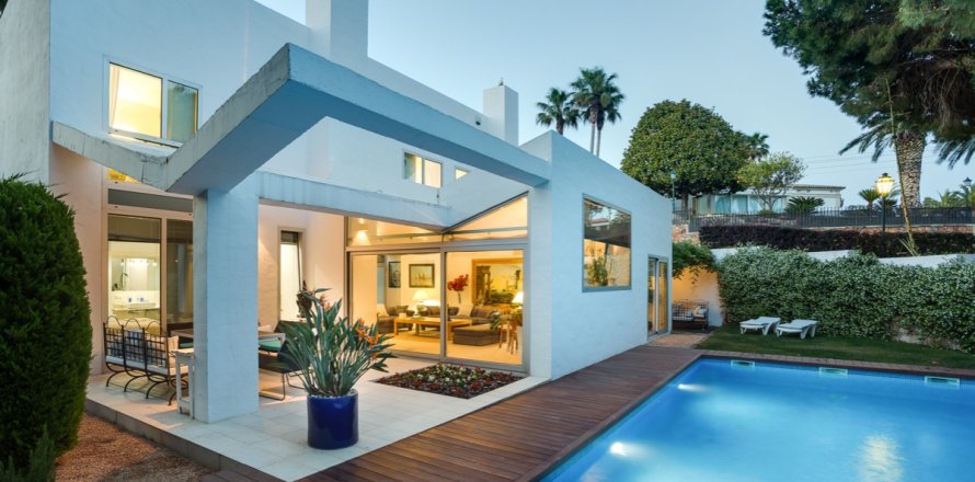 Villa a S'Agaro, Girona, Spagna 4 camere da letto, 270 mq. N° 156050