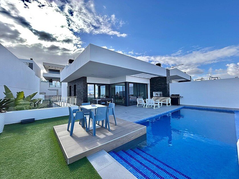 Villa a Ciudad Quesada, Alicante, Spagna 3 camere da letto, 193 mq. N° 111154