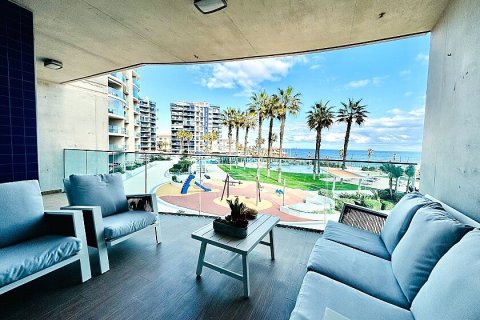 Huoneisto myytävänä Punta Prima, Alicante, Espanja, 2 makuuhuonetta, 80 m2 No. 111156 - kuva 3