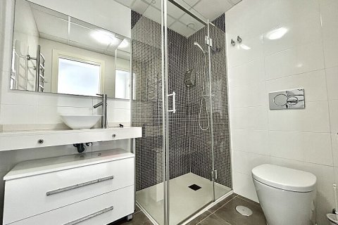 Huoneisto myytävänä Punta Prima, Alicante, Espanja, 2 makuuhuonetta, 80 m2 No. 111156 - kuva 15