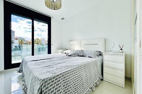 Huoneisto myytävänä Punta Prima, Alicante, Espanja, 2 makuuhuonetta, 80 m2 No. 111156 - kuva 14