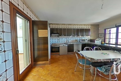 Hus till salu i Balaguer, Lleida, Spanien 4 sovrum, 385 kvm. Nr. 173368 - foto 25