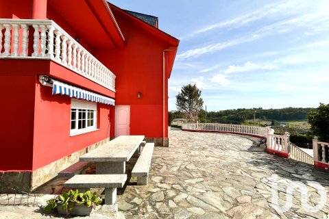 Hus till salu i Culleredo, A Coruna, Spanien 5 sovrum, 336 kvm. Nr. 173367 - foto 7