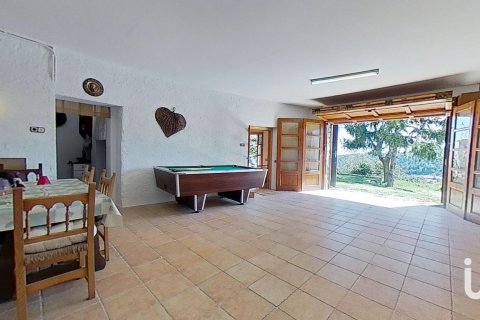 Hus till salu i Montblanc, Tarragona, Spanien 4 sovrum, 255 kvm. Nr. 173370 - foto 2