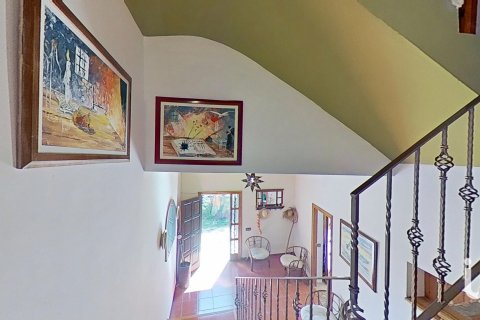 Hus till salu i Montblanc, Tarragona, Spanien 4 sovrum, 255 kvm. Nr. 173370 - foto 8