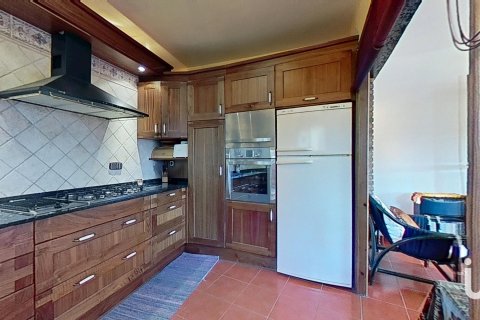 Hus till salu i Montblanc, Tarragona, Spanien 4 sovrum, 255 kvm. Nr. 173370 - foto 11