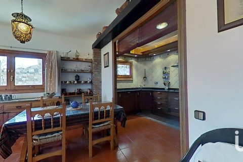 Hus till salu i Montblanc, Tarragona, Spanien 4 sovrum, 255 kvm. Nr. 173370 - foto 15
