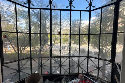 Apartamento en venta en Barcelona, España 3 dormitorios, 134 m2 No. 179132 - foto 3