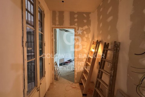 Apartamento en venta en Barcelona, España 3 dormitorios, 134 m2 No. 179132 - foto 2