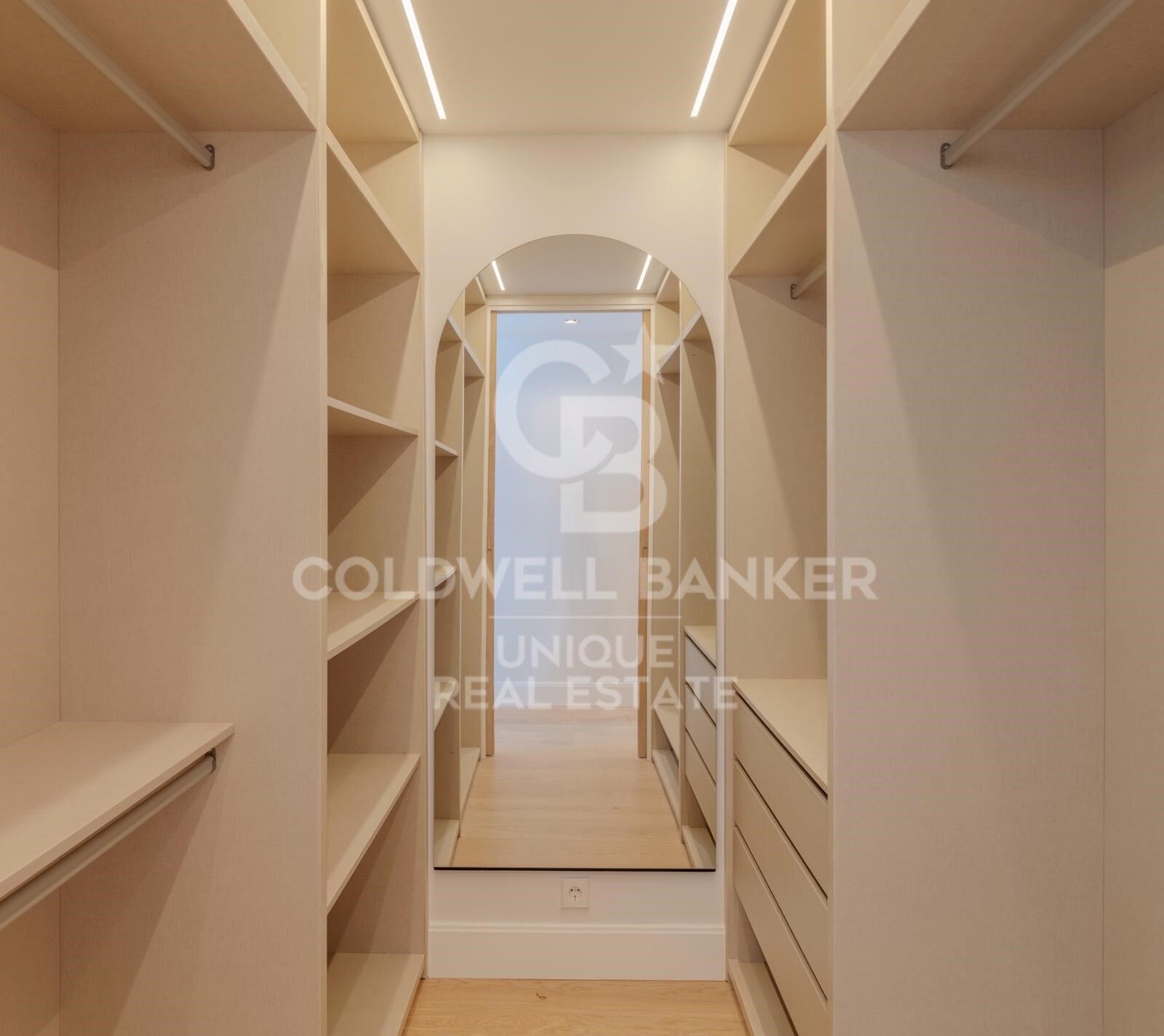 Appartamento a Madrid, Spagna 2 camere da letto, 98 mq. N° 179136