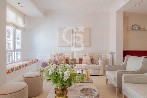 Apartment à Madrid, Espagne 2 chambres, 98 m2 No. 179136