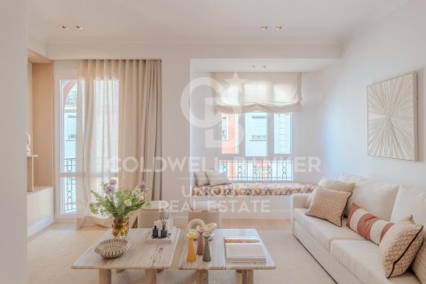 Apartment à vendre à Madrid, Espagne, 2 chambres, 98 m2 No. 179136 - photo 2