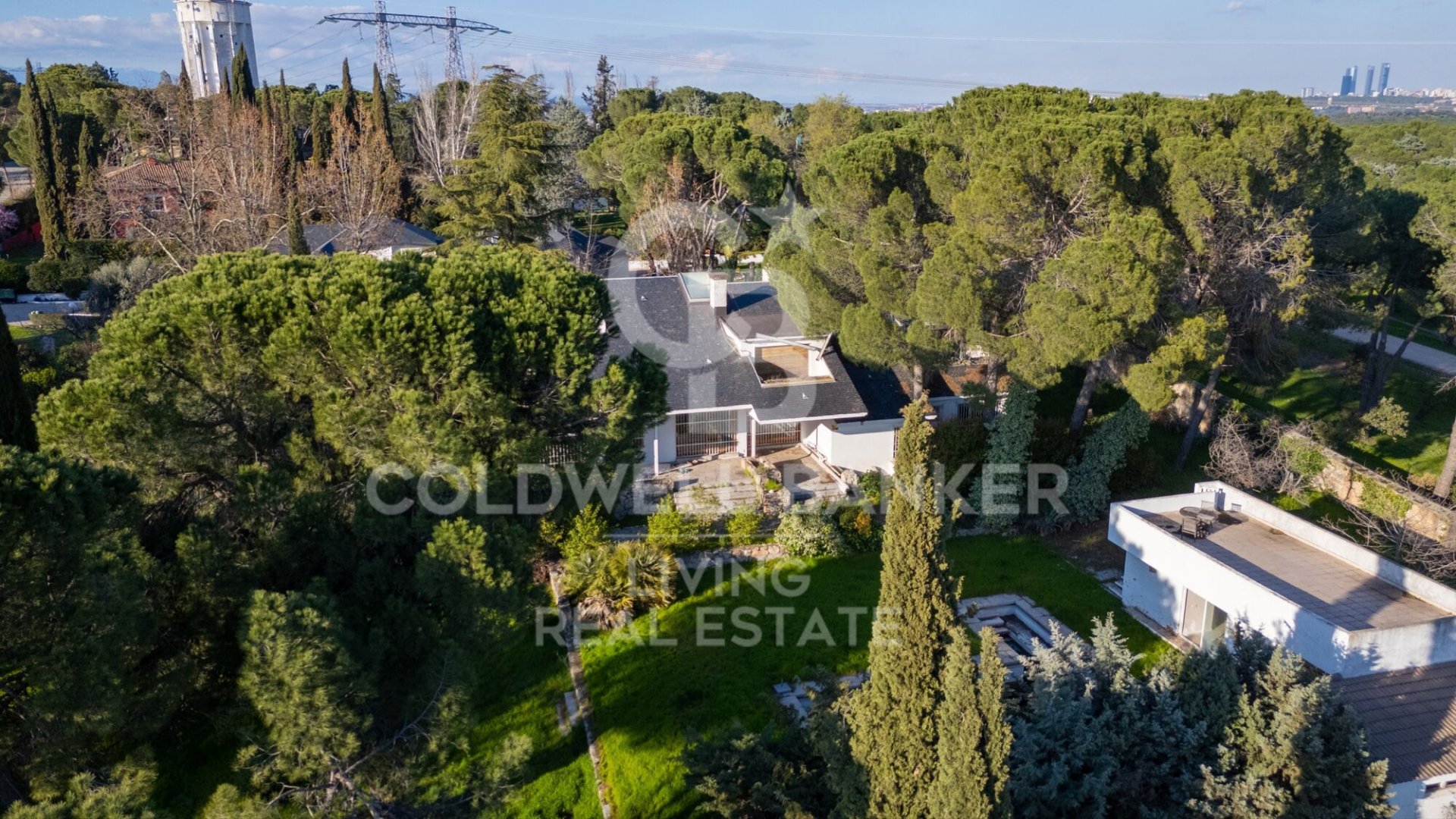 Dom w Pozuelo de Alarcon, Madrid, Hiszpania 7 sypialni, 581 mkw. nr 179133