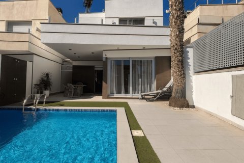 Villa for sale in Cabo Roig, Alicante, Spain 3 bedrooms, 125 sq.m. No. 179524 - photo 16