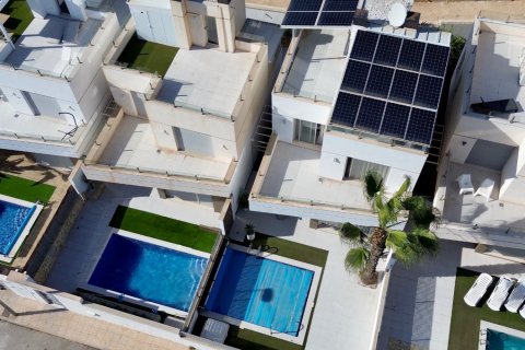 Villa for sale in Cabo Roig, Alicante, Spain 3 bedrooms, 125 sq.m. No. 179524 - photo 11