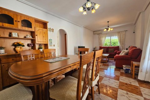 Villa for sale Cabo Roig, Alicante, Spain 4 bedrooms, 110 sq.m. No. 133083 - photo 5