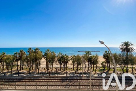 House à vendre à Premia De Mar, Barcelona, Espagne, 4 chambres, 162 m2 No. 172544 - photo 3
