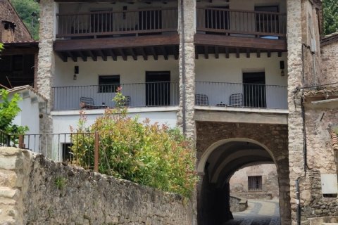 Villetta a schiera a La Vall d'en Bas, Girona, Spagna 6 camere da letto, 433 mq. N° 153402