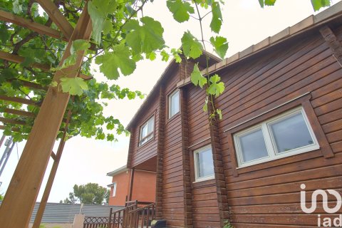 Hus till salu i Sant Boi de Llobregat, Barcelona, Spanien 2 sovrum, 230 kvm. Nr. 153404 - foto 3