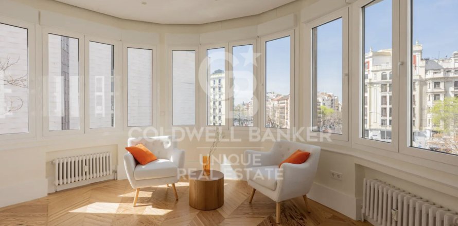 Apartment à Madrid, Espagne 3 chambres, 188 m2 No. 178849