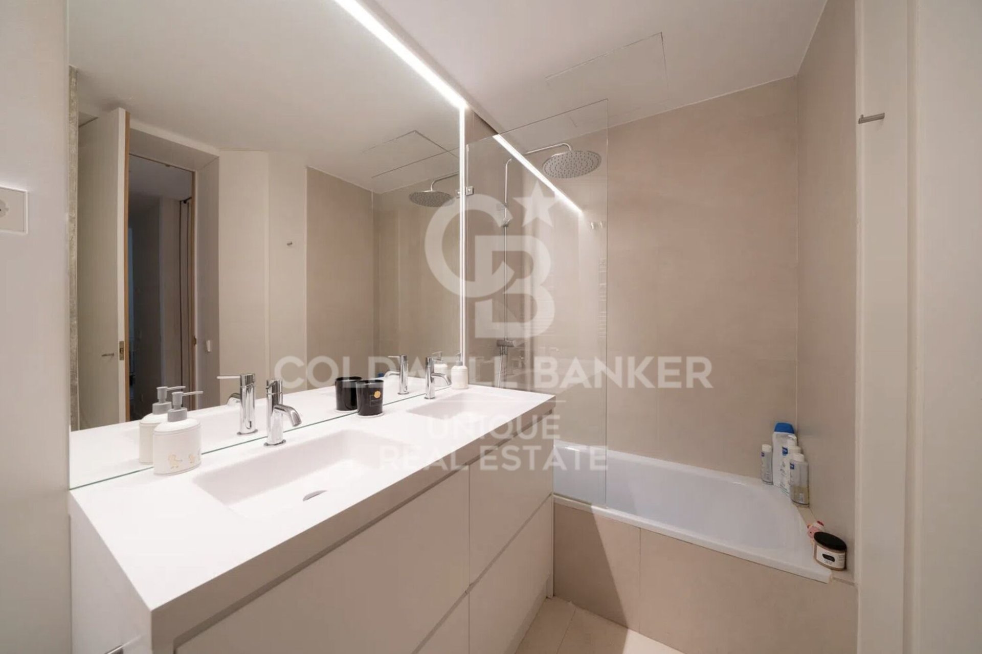 Apartament w Madrid, Hiszpania 4 sypialnie, 160 mkw. nr 178846