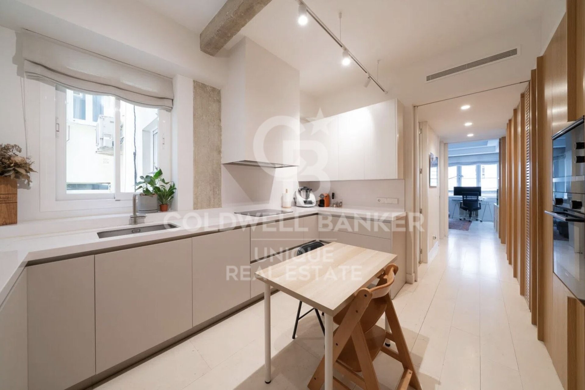 Apartament w Madrid, Hiszpania 4 sypialnie, 160 mkw. nr 178846