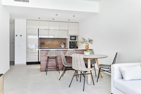 Apartamento en venta en Torrevieja, Alicante, España 2 dormitorios, 90 m2 No. 144793 - foto 9